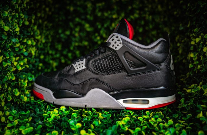 Jordan 4 bred reimagined – 109€