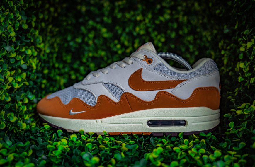 Air Max 1 x patta monarch – 169€