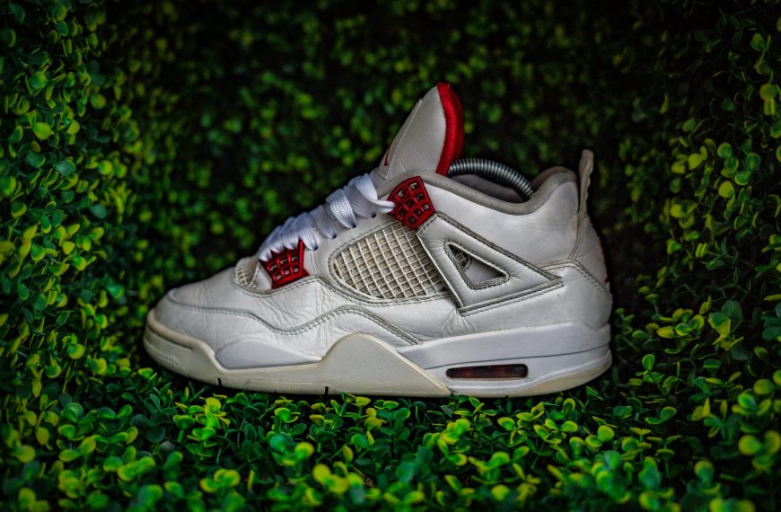 Jordan 4 Mettalic Red – 99€