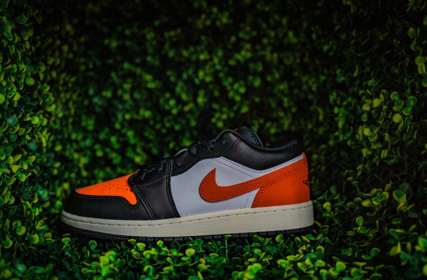 Jordan 1 Low Shattered – 79€